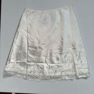 Princess Polly White Lace Silky Skirt with Slit Size 0